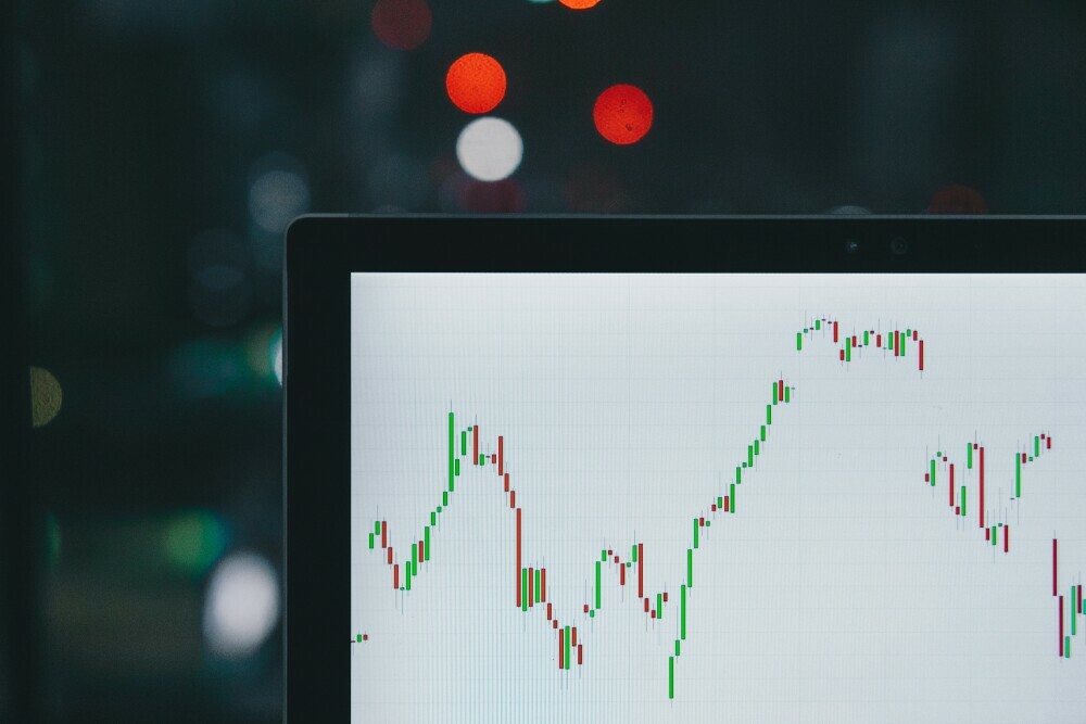 Real Estate Investment vs. Stock Market: Which is Better?